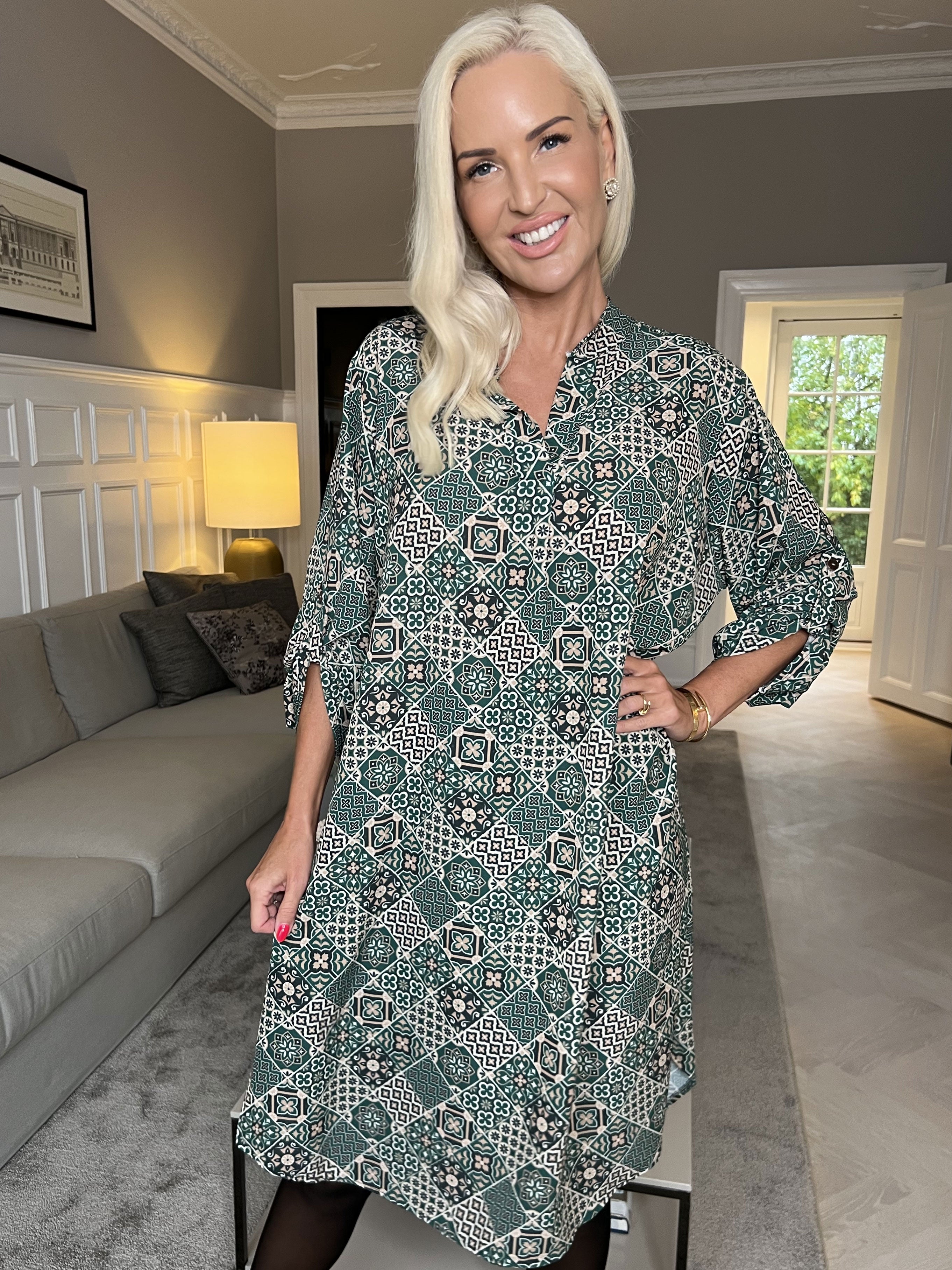 Vanesa Mosaic Long - Let og luftig mønstret kjole